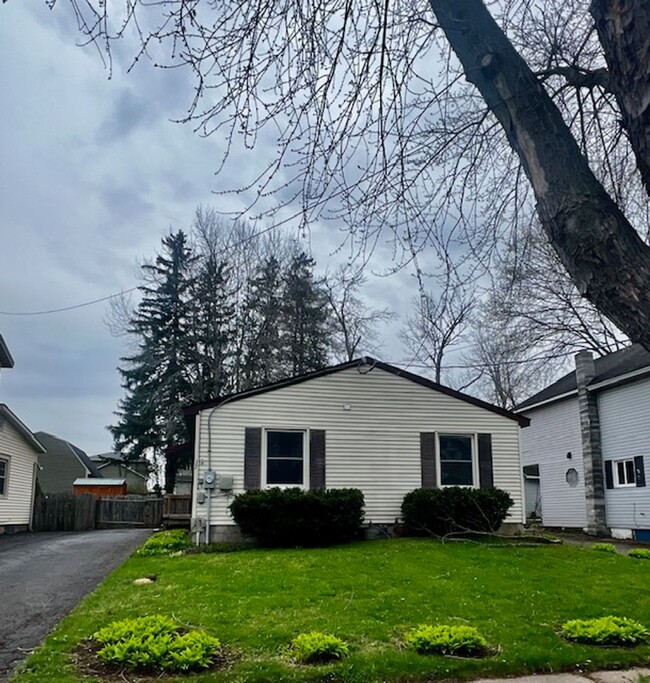Foto del edificio - Single Family Home - 2 Beds, 1 Bath- Baldw...