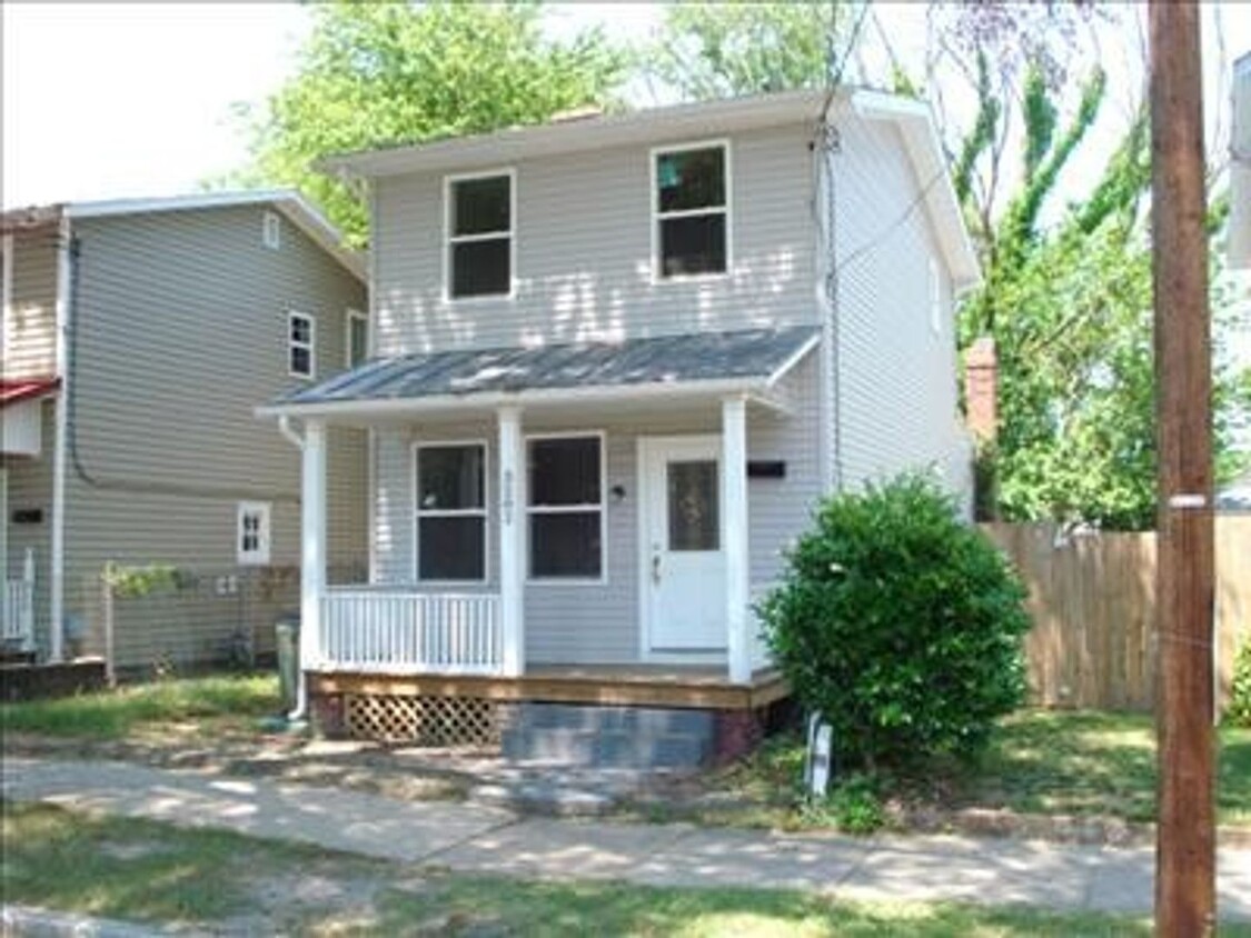 Primary Photo - Charming Four-Square House in Church Hill ...