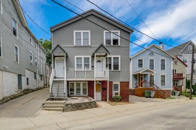 Building Photo - 1855 N Pulaski St