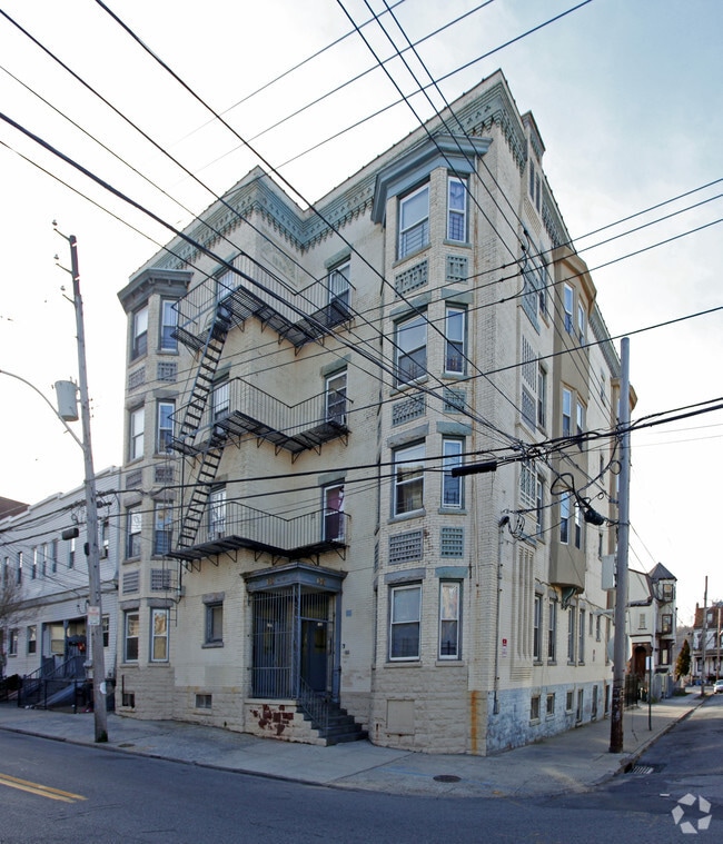 135137 Hawthorne Ave, Yonkers, NY 10701 Apartments Yonkers, NY