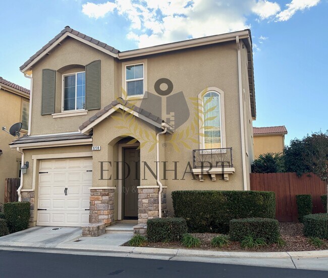 Building Photo - 3238 Lahar Ln