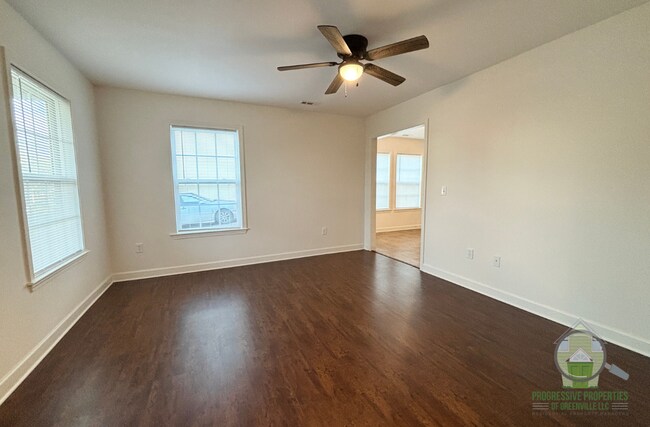 Foto del edificio - 305 S Calhoun St