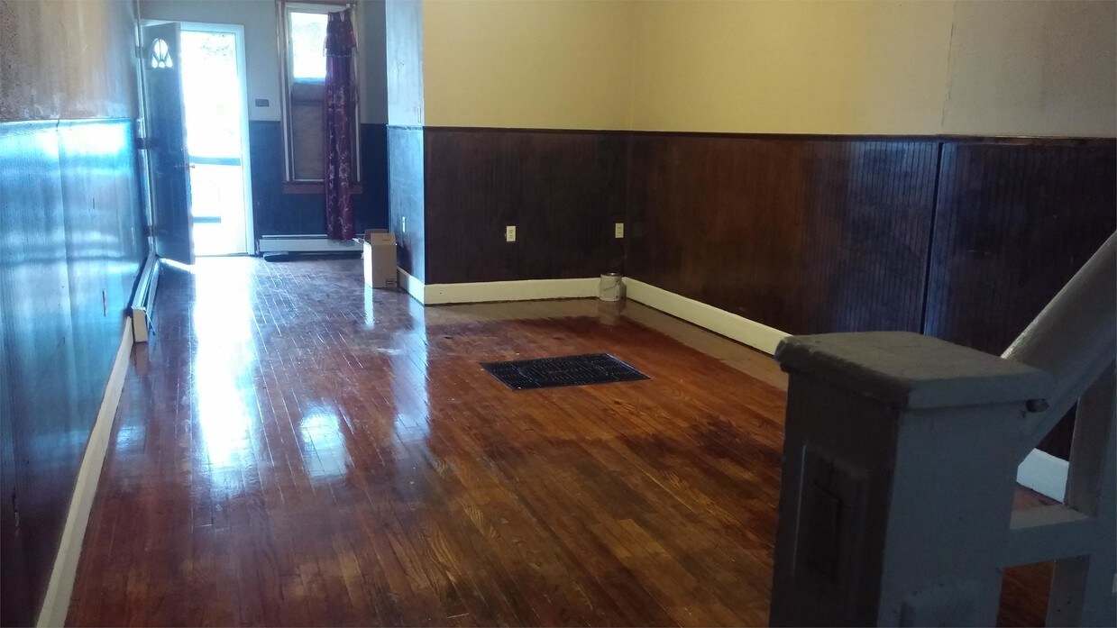 Primary Photo - 110 Woodland St