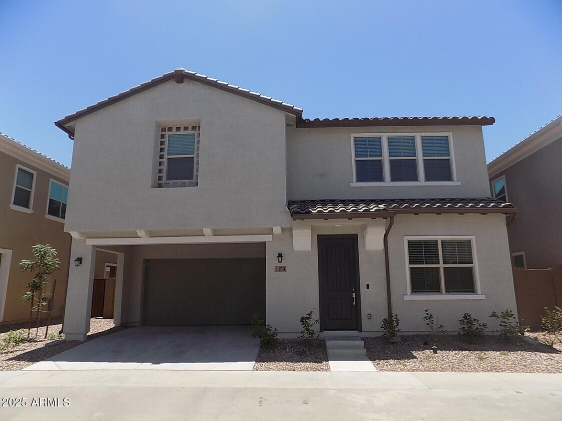 Foto principal - 1159 E Sabino Dr
