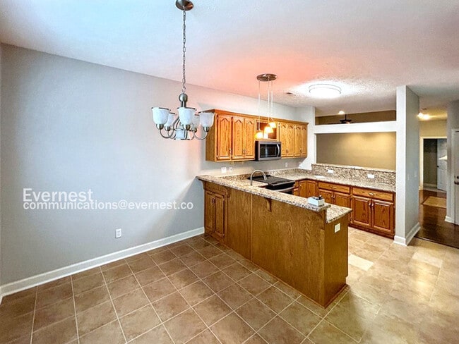 Building Photo - 203 Silver Tail Ln