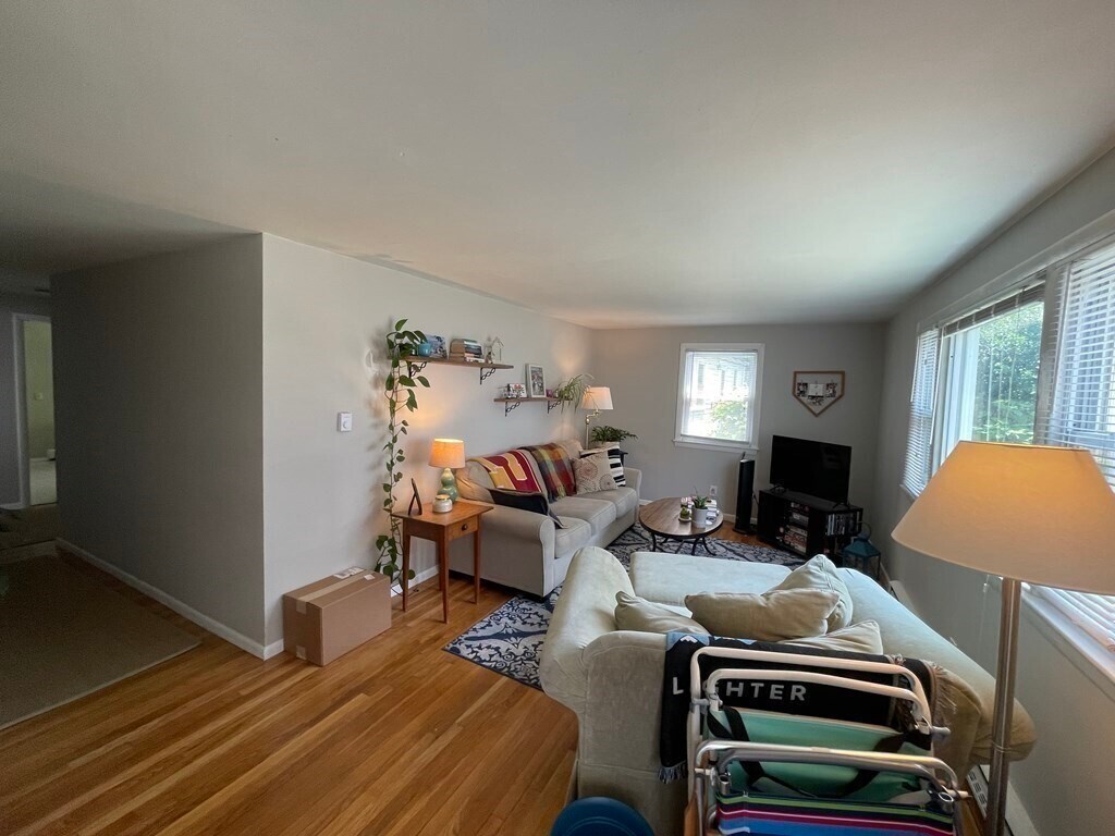 Foto principal - 83 Brayton Rd
