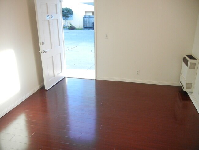 Foto del edificio - 2569 S Sepulveda Blvd