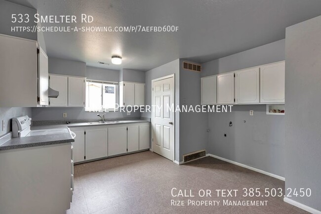 Building Photo - A New Wave of Living.