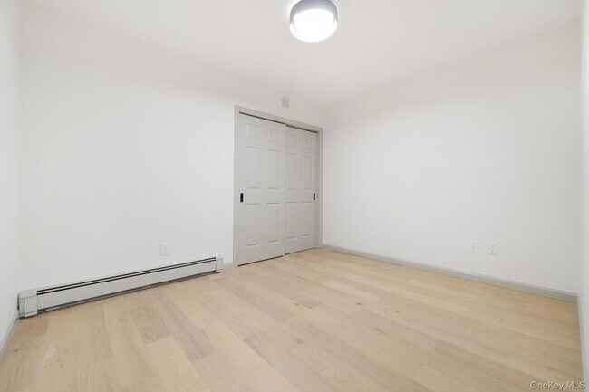 Building Photo - 7 N Dearman St