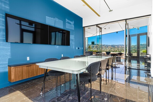 Foto del edificio - 6401 Wilshire Blvd