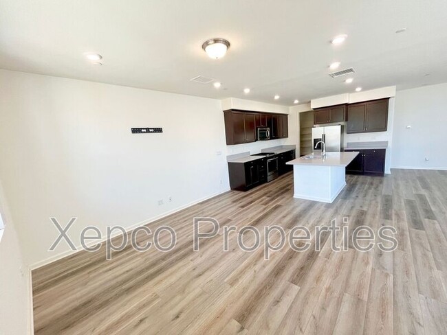 Building Photo - 84373 Passagio Lago Way