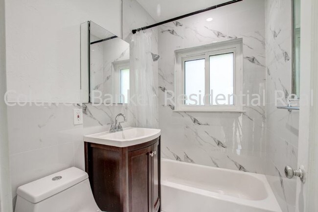 Foto del edificio - 4091 Matheson Ave