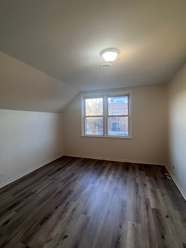 Sala de estar - 4137 N Western Ave