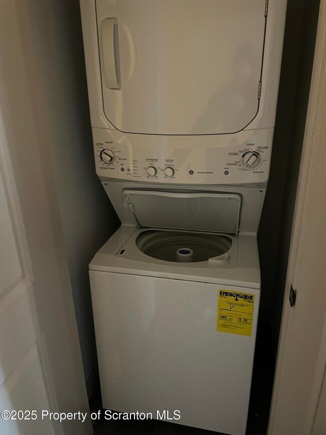 Foto del edificio - 322-322 Penn Ave