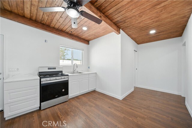 Foto del edificio - 9133 Laurel Ave