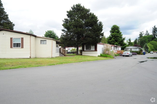 Building Photo - Royal Coachman Estate Mobile Park