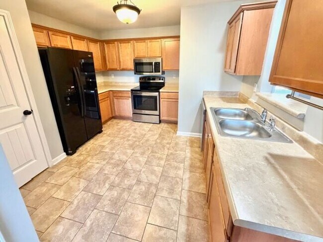 Foto del edificio - OPEN HOUSE! Move Accross Stateline For Better Schools. Now Leasing a 4 Bedroom2 Bath home in Oliv...