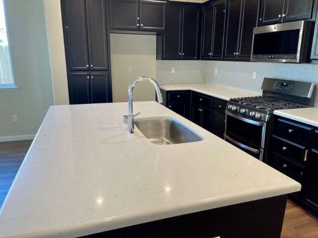 Foto del edificio - 658 Arlington Wy