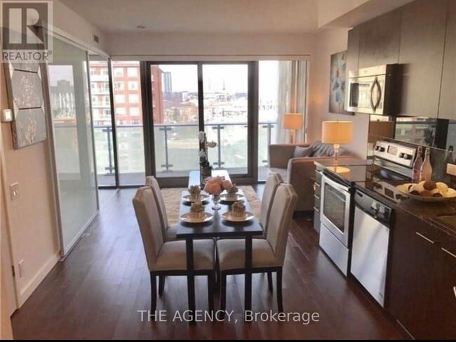 Building Photo - 390 Cherry St