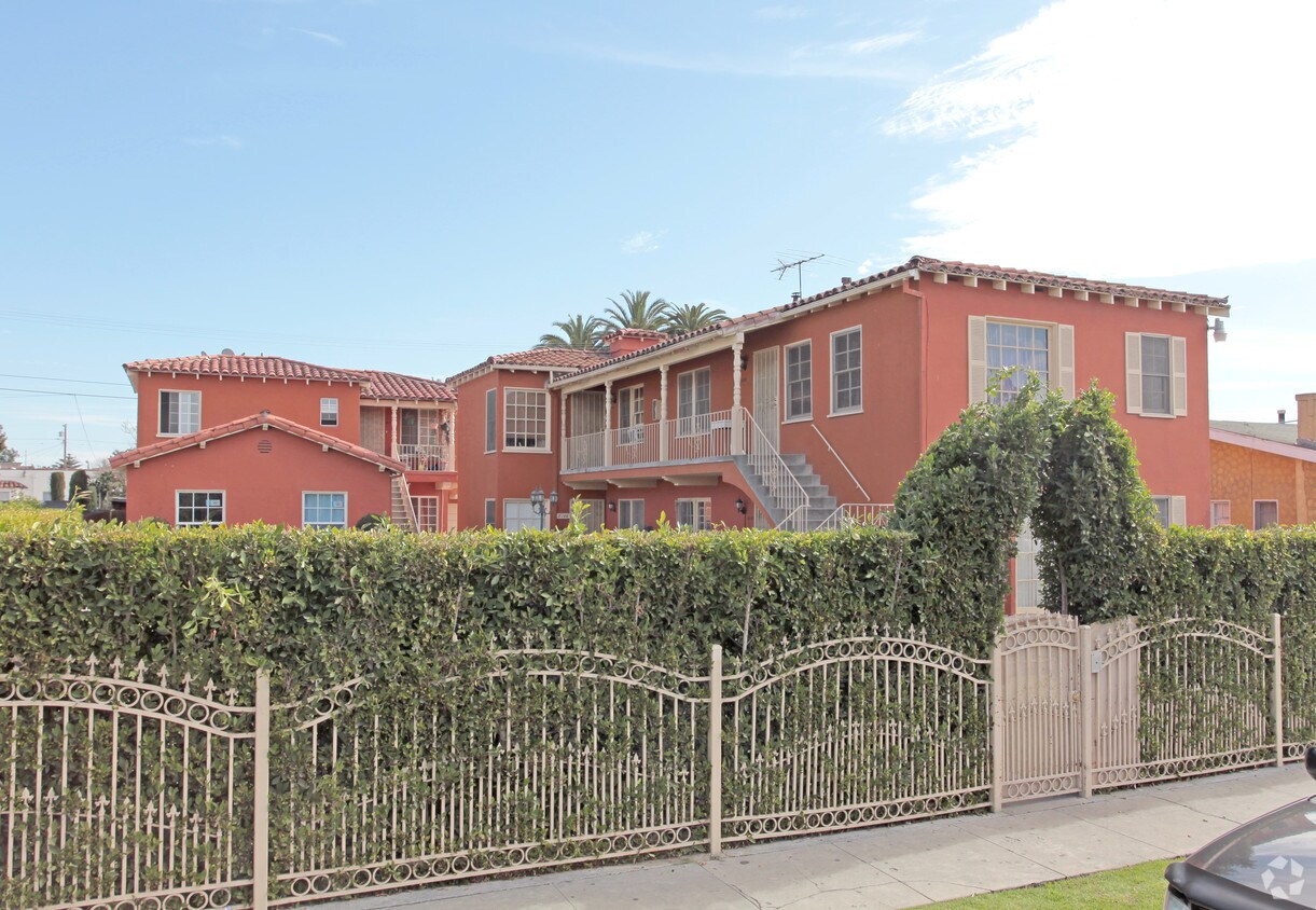 8138 Chestnut Ave, South Gate, CA 90280 Apartments in South Gate, CA