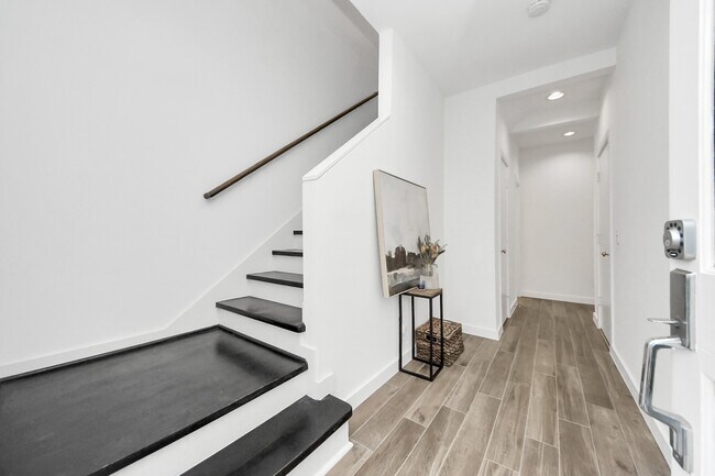 Foto del edificio - 1014 Montrose Blvd