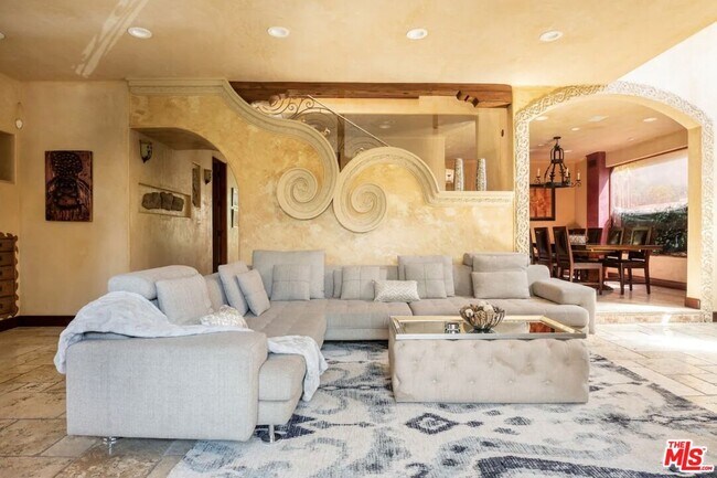 Foto del edificio - 6651 W 5th St