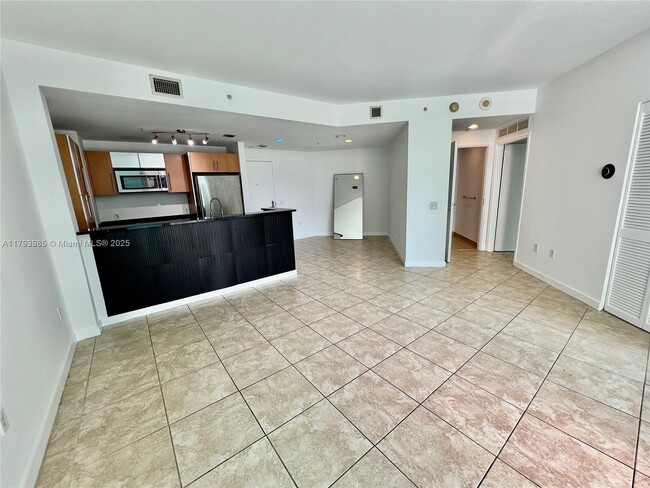 Building Photo - 300 S Biscayne Blvd