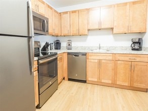 Building Photo - Glen Meadow Apartments