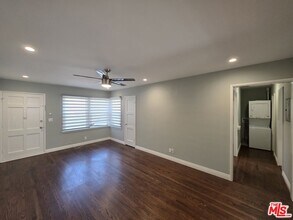 Building Photo - 102 Gaviota Ave