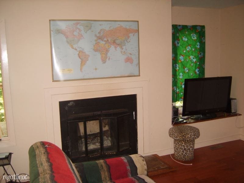 Building Photo - 218 Greene St