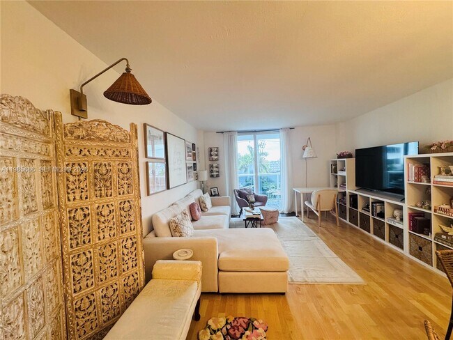 Foto del edificio - 7928 West Dr