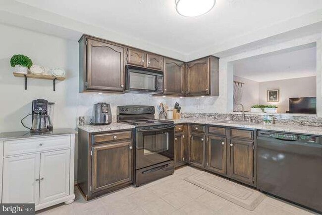 Building Photo - 1226 Quaker Ridge Dr