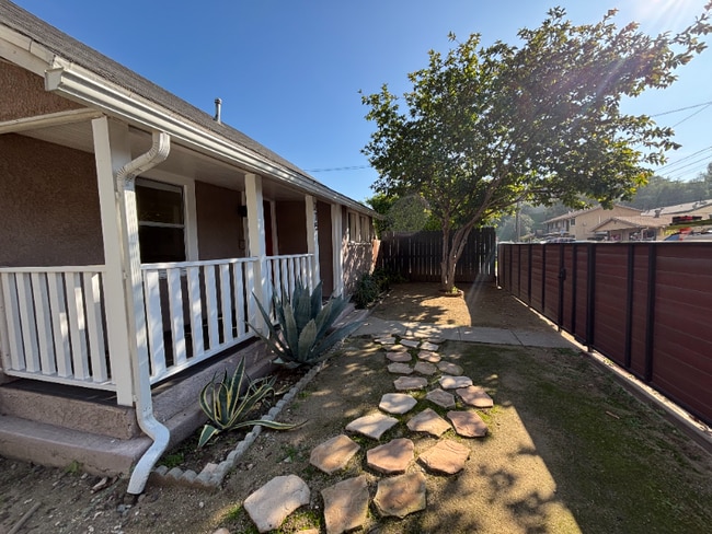 Foto del edificio - 215 S Avenue 58