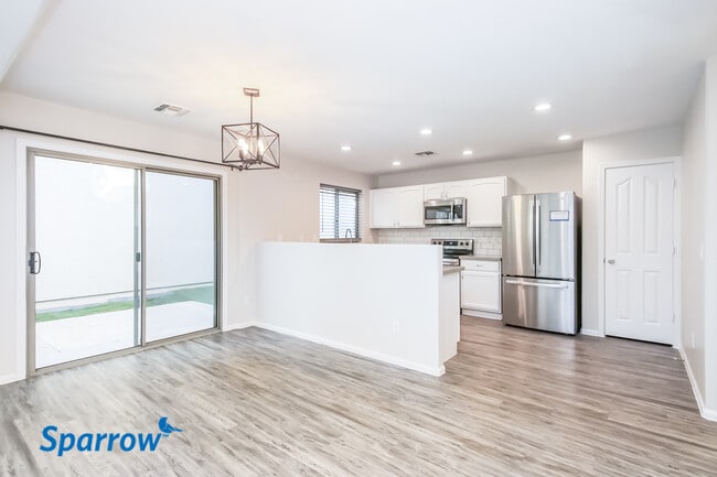 Building Photo - 949 S SABINO Drive
