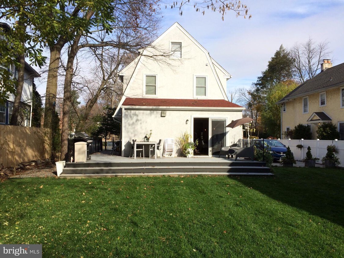 Primary Photo - 132 Bentley Ave