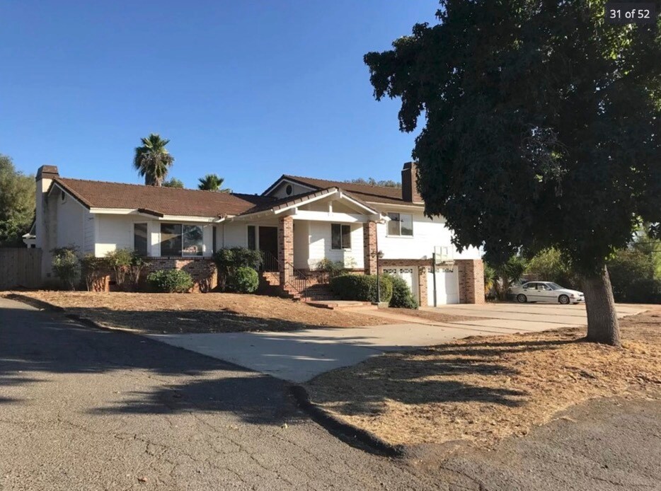 Foto principal - 1906 Summit Dr