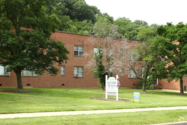 Plaza Euclidiana - Euclid Plaza