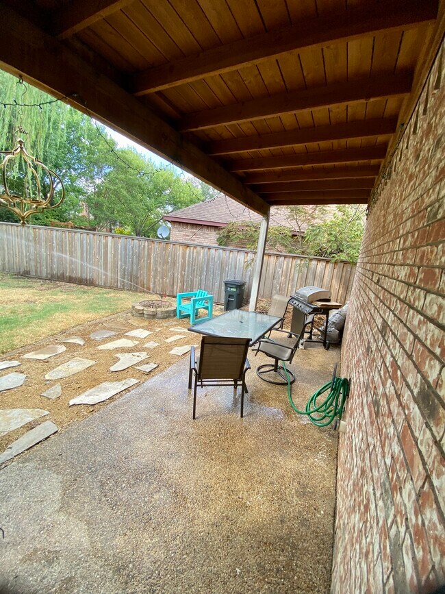 Building Photo - 2216 Cimarron Rd