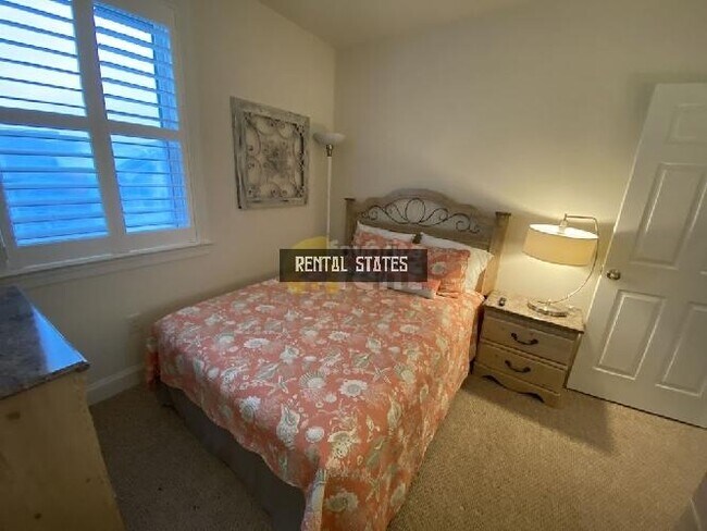 Building Photo - 5 bedroom in Cheyenne WY 82007