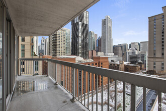 Building Photo - 545 N Dearborn St