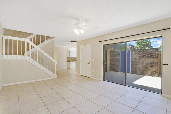 Building Photo - 707 7th Terrace