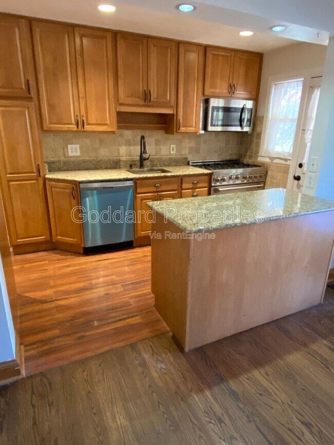 Foto del edificio - 8590 Quentin Ave