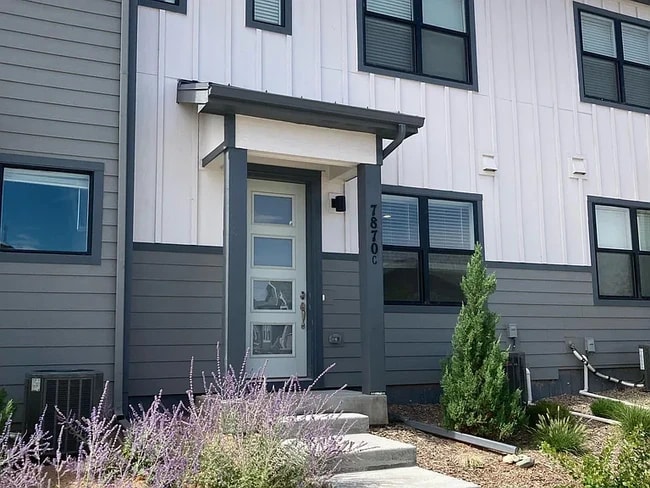 Building Photo - 7870 Horsebrush Ln