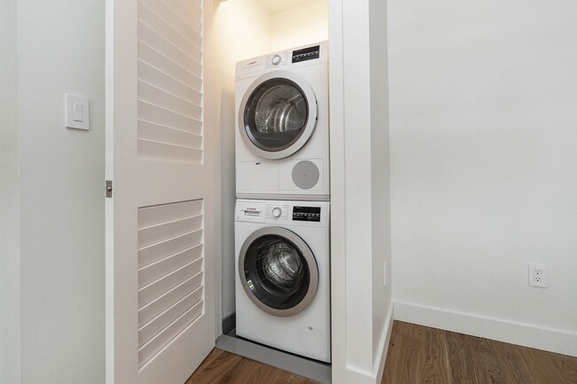 Building Photo - 457 Marlee Ave