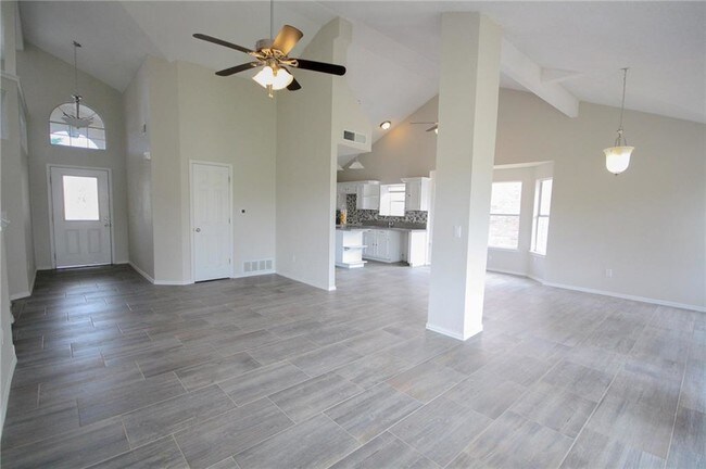 Building Photo - 3153 Royal Crest St