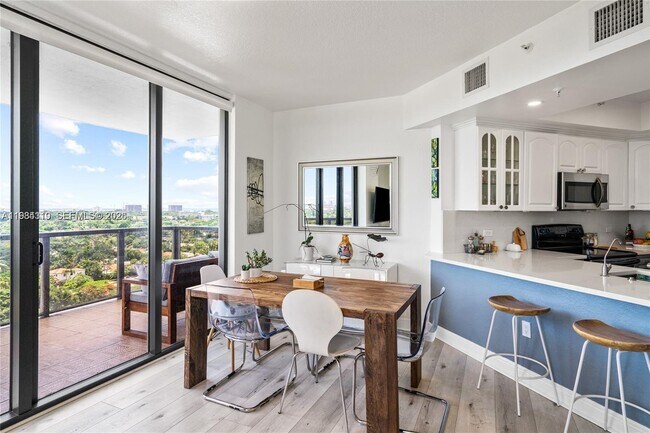 Building Photo - 2301 SW 27th Ave