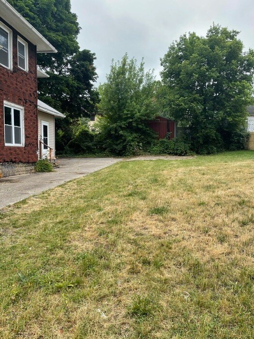 Building Photo - 2 BEDROOM TOWNHOME- IMMEDIATE MOVE-IN TODAY!