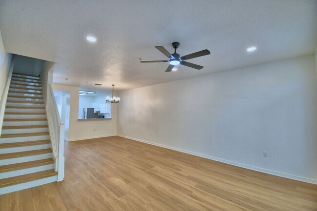 Foto del edificio - 660 Celebration Ave