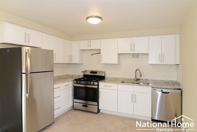 Building Photo - 5227 N Reserve Dr Unit 3W
