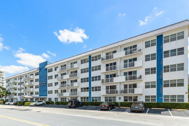 Foto del edificio - 550 Bayshore Dr